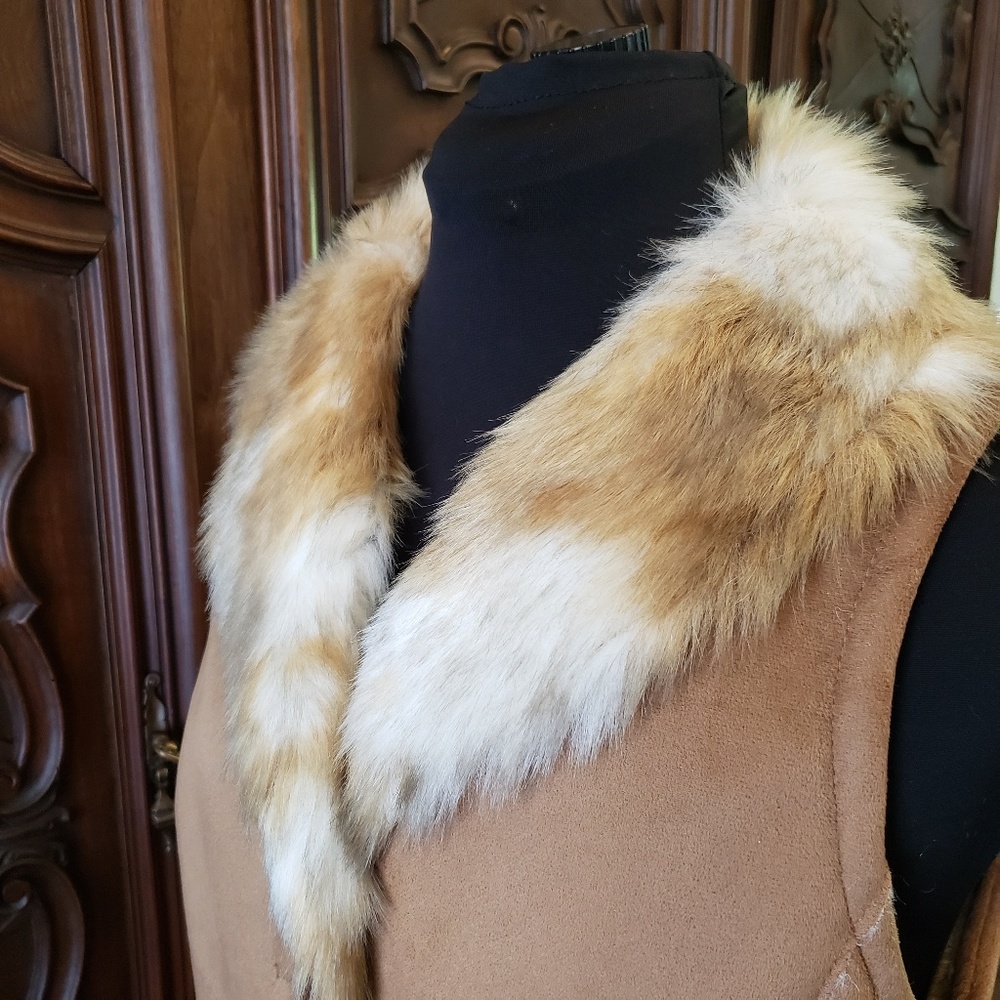 Suede & Faux Fur Reversible Woman's Vest.